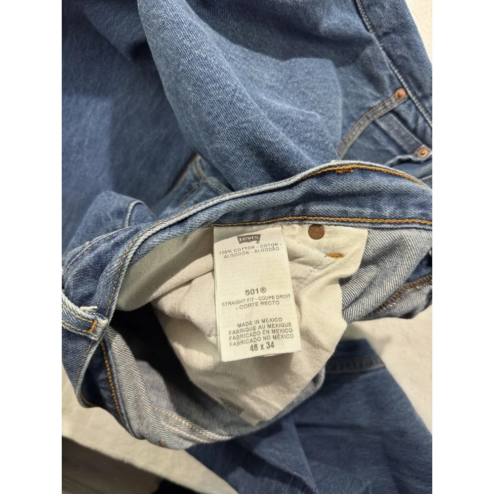 Levis 501 Jeans Mens 46x32 Blue Denim Button Fly Straight Leg Medium Wash XX